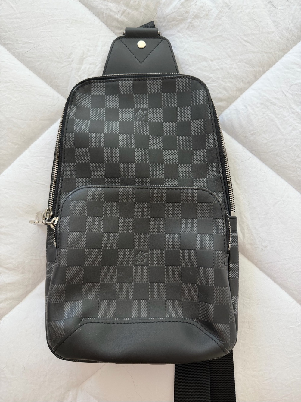 Louis Vuitton Avenue Sling Bag